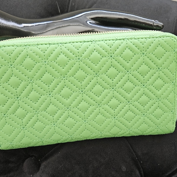 STEVE MADDEN BANGELO GREEN FLARE WRISTLET - Picture 2 of 5
